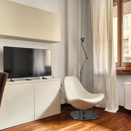 Just Urban - Modern - Trivulzio 3 Apartment